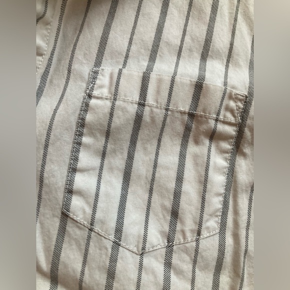Calvin Klein White Pinstripe Button Down Shirt Women's Size M - Picture 2 of 4